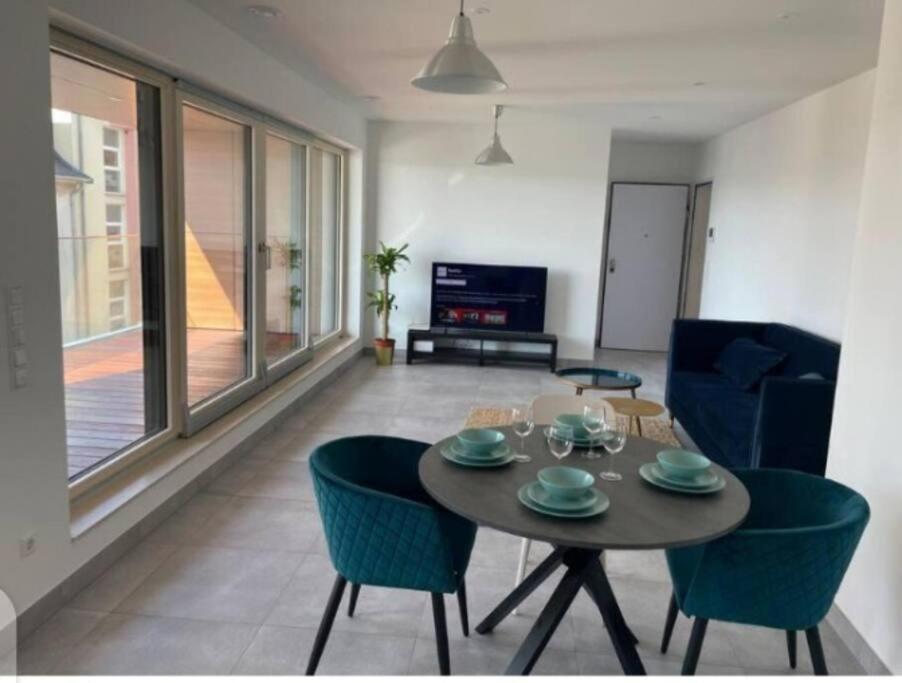 One Bedroom Flat With Terrace And Parking Appartement *